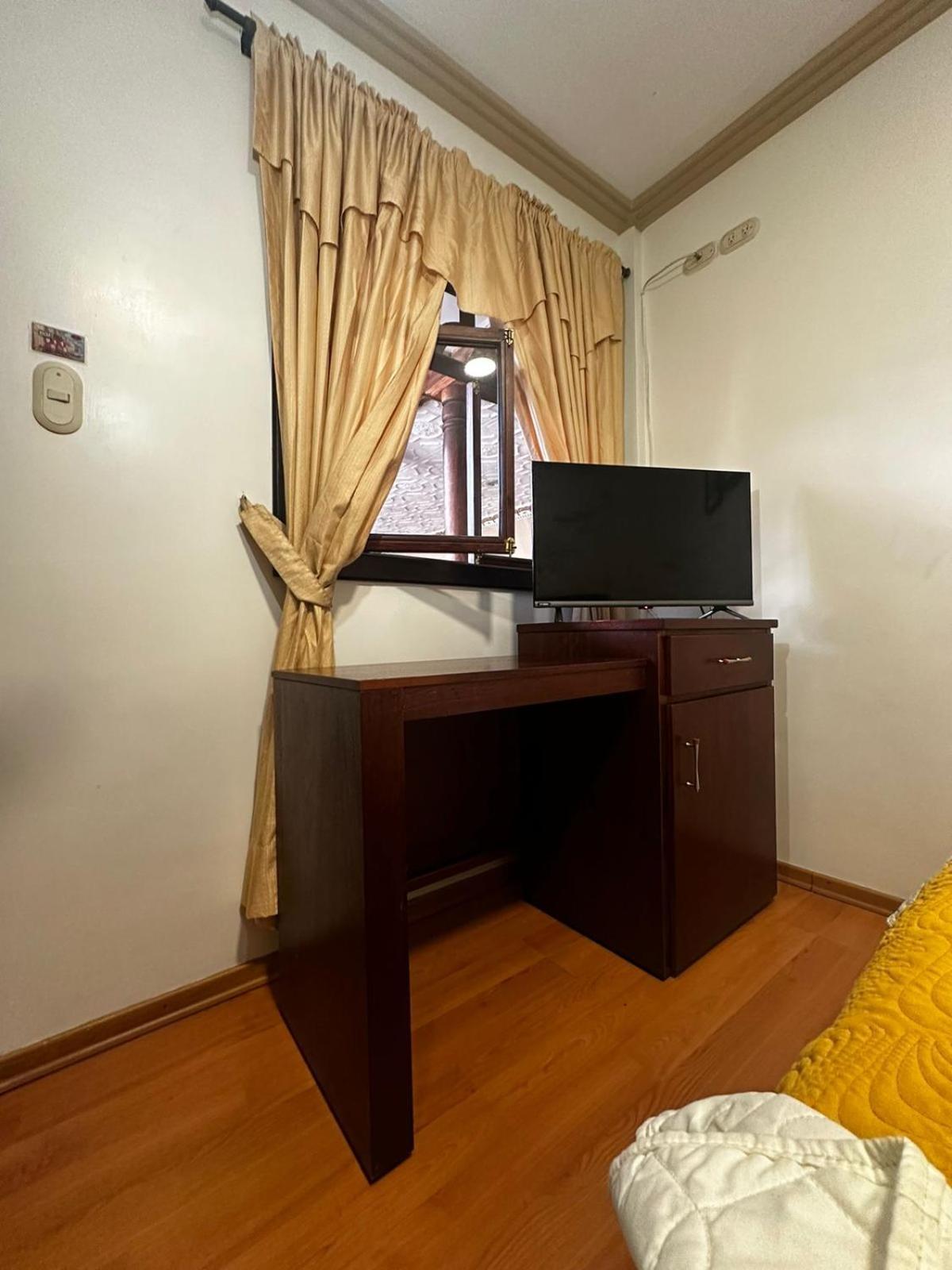 Hotel Coronel Куенка Екстериор снимка